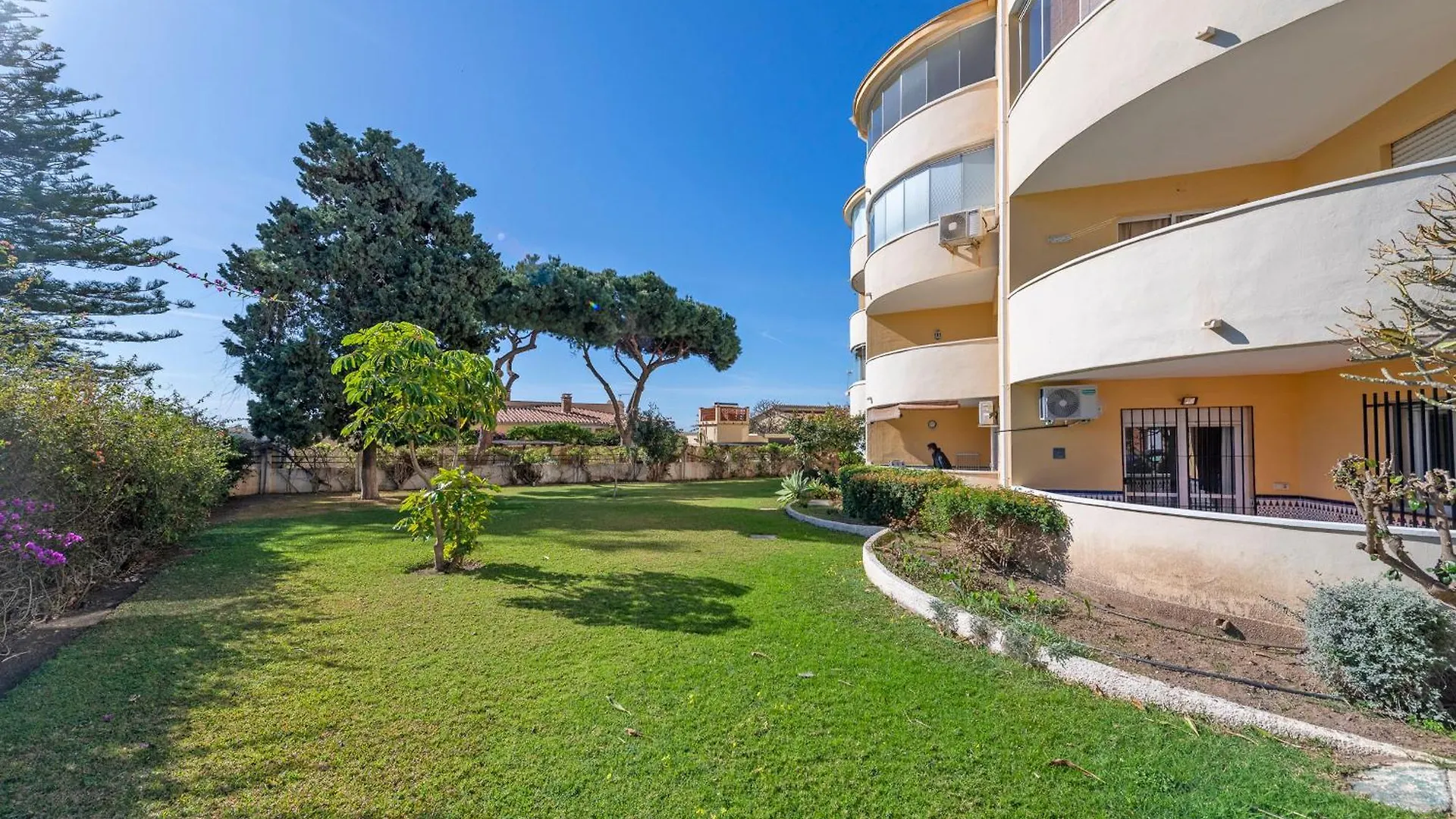 Apartment Brisamar II Primera Linea De Playa & Priv Parking Torre de Benagalbon