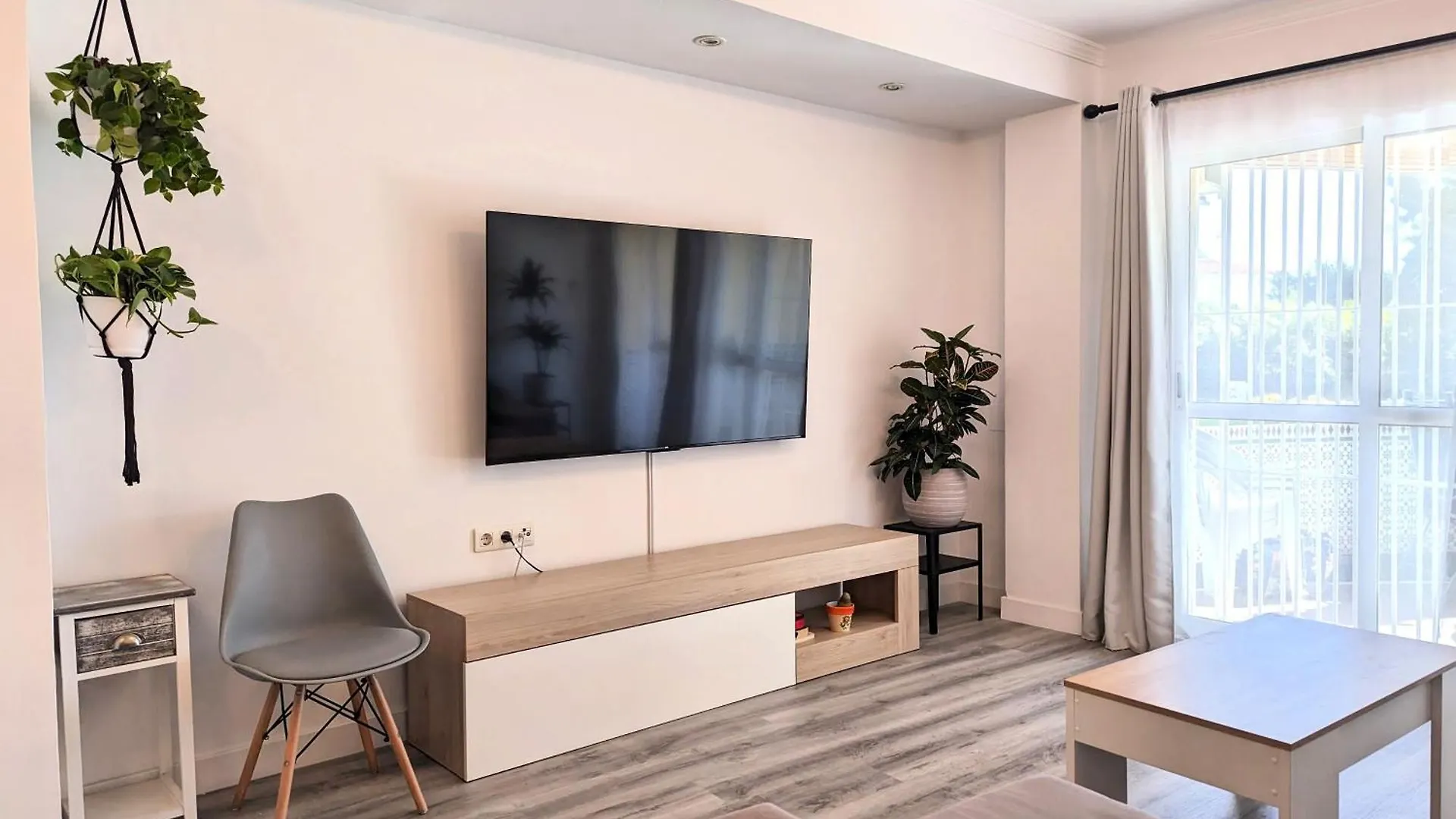Apartment Brisamar II Primera Linea De Playa & Priv Parking Torre de Benagalbon Spain